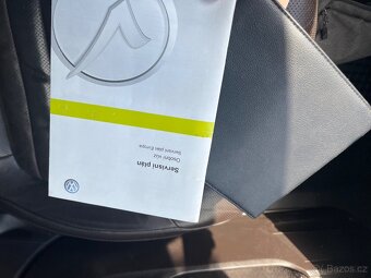 VW Passat Variant Highline 2.0 TDI 2014  kůže + masáže - 14