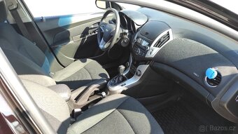 Prodám Chevrolet Cruze, 2,0 VCDi, kombi - ZLEVNĚNO - 14