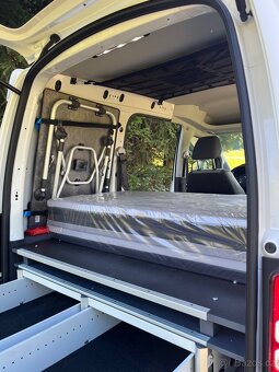 VW CADDY 2.0 CR TDI 4x4 / M1 / VESTAVBA S PŘÍSLUŠENSTVÍM - 14