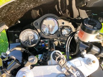 Honda CBR 900RR Fireblade, SC28, origo plasty i polepy - 14