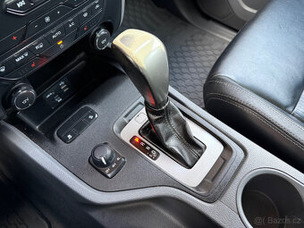 Ford Ranger 3.2TDCi Limited,AT,po servisu - 14