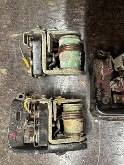 Predám regulátor napatí k zapalovani JAWA ČZ 175 250 350 - 14