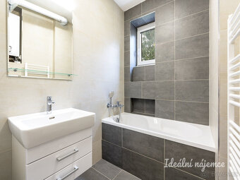 Pronájem bytu 3+1, Rosečská, Krč, 32900 Kč/měs, 84 m2 - 14