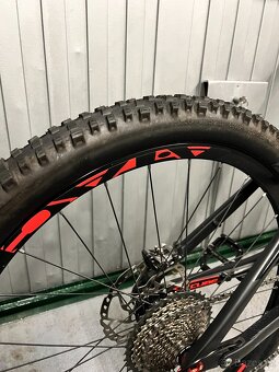 Carbonové kolo CUBE STEREO 140 C:62 Race 27,5 TOP STAV - 14