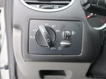 Ford Focus 1.6 i 74 kW 16V Ghia - 14