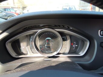 Volvo V40 D2 2.0D 88kw(120hp) r.v.11/2016 ČR - 14