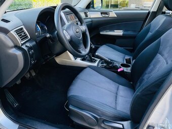 Subaru Forester 2.0i 4x4 MANUÁL VÝHŘEV SENZORY TAŽNÉ SERVISK - 14