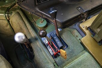 HMMWV M998 z roku 1982 - 14