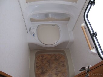 Prodám karavan Hobby 540 ufe,r.v.2010 + mover, markýza, stan - 14