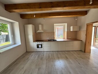 Dvougenerační dům 300 m2 +s velkou garáží 80 m - 14