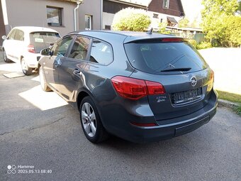 Opel Astra 106.000 km 2012  1.4 T benzín 1. Majitel . xenony - 14