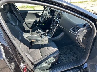 Volvo V40 D3 110 kW, 2,0 diesel r.v. 2016 - 14