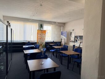 Obchodní a kancelářské prostory na náměstí v Bruntále - 14