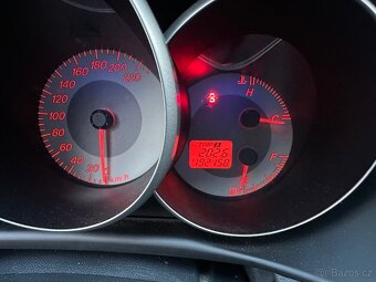 Mazda 3 1.6 Benzín 77kw rok 2009 - 14