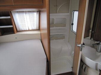Prodám karavan Hobby 495 ufe,r.v.2013 + mover + předstan. - 14