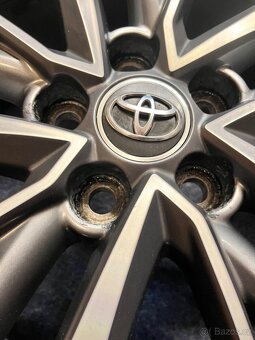 5x114,3 R17 Originál alu Toyota Avensis - 2017 - 14