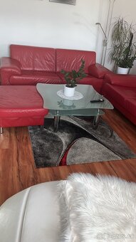 Luxusní kožená sedací souprava v červené barvě - 14