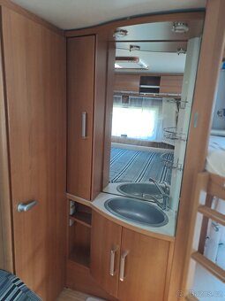 Karavan LMC Musica 725 palandy + podlahové topení + markýza - 14