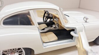 1:18 JAGUAR E COUPE,  k - 14
