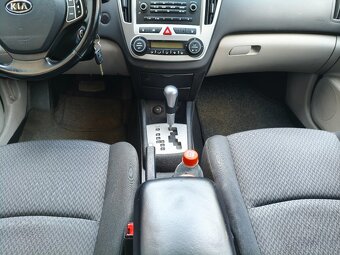 Prodám Kia Ceed 1.6 benzín,AUTOMAT  - 14