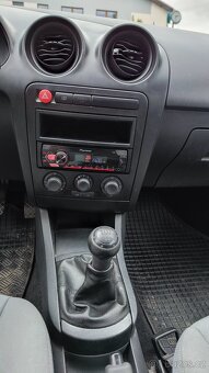 Prodám Seat Ibiza 6l 1.4 16v 55kw (2003) - 14