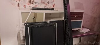 Chladící vitrina a další vybavení prodejny - 14