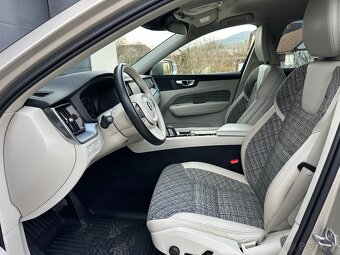 Volvo XC60 2.0 Momentum Pro B4 AWD MILD HYBRID - 14