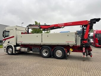 Scania R500 sklápěč s rukou Fassi 215 - 14