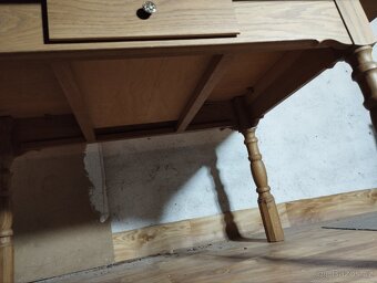 Masivní dubový stůl se šuplikem a židlema - 14