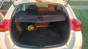 Toyota Auris 2013, 1.6 97kw benzín - 14