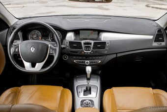 Renault Laguna Coupé 3.0DCi V6 2010 AT/6 - 14