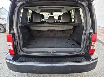 JEEP CHEROKEE 2.8 CRD 147KW 1MAJITEL ROK 2011 LIMITED VÝHŘEV - 14
