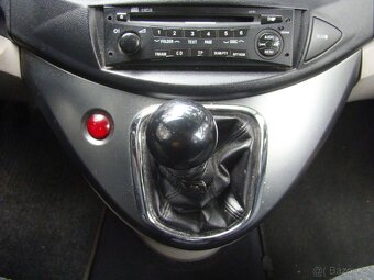 Mitsubishi Grandis 2.0 Di-D 6 MÍST - 14