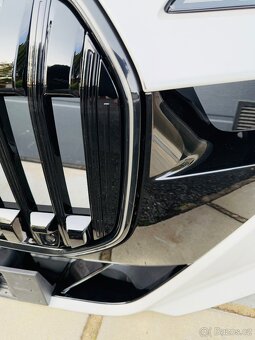 BMW G70 nárazník M-paket světla blatnik - 14