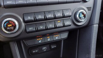 KIA Sportage 1.6 CRDi EXCLUSIVE -1.maj-ČR-TZ - 14