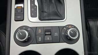 VW Touareg 3.0TDi     ■   PĚKNÝ VŮZ - 14