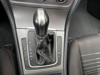 Volkswagen Golf,  1.6 TDi 81 kW DSG SERVISKA NEHAVAROVANÉ - 14