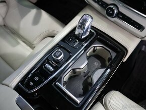 Volvo V90 2.0 T8 AWD Inscription DPH - 14