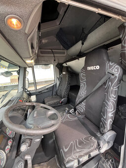Plachtové vozidlo Iveco Eurocargo 80E22 + shrnovací přívěs - 14