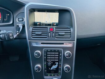 Volvo XC60 2.4D5 4x4 AUT SUMMUM FACELIFT TAŽNÉ SERVISKA - 14