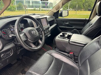 Dodge Ram 1500 5.7 HEMI 2019 55tis.km Klapka výfuku - 14
