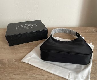 Prada Re-edition 2000 kabelka s krabicou - 14