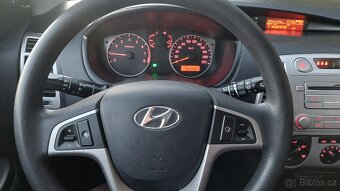 i20 1,3i 57kw, r.v. 12/2012, nová stk+em, moc hezké auto - 14