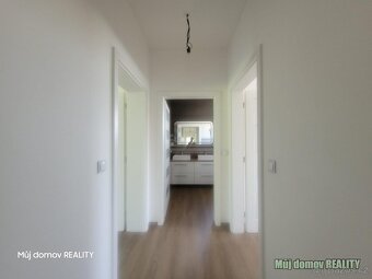 Pronájem moderní novostavby rodinného domu 6+kk, 296 m + poz - 14