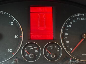 VW Touran 2010, 2.0 TDI, 103kw, 7mist. Cele v Kuzi - 14