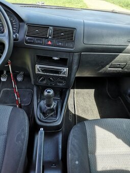 VOLKSWAGEN GOLF IV COMBI 1.9TDi - 14