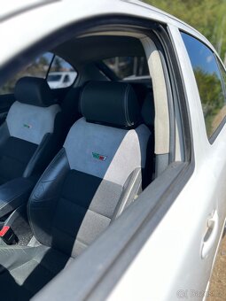 Škoda Octavia 2 1.9TDI 77KW RS packet - 14