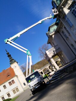 Nůžkovo teleskopická pracovní plošina - 14