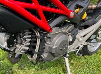 Prodám DUCATI MONSTER 1100 - 14
