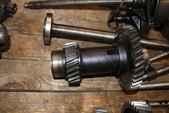 Zetor crystal převodovka obal meziskříň soukolí - 14